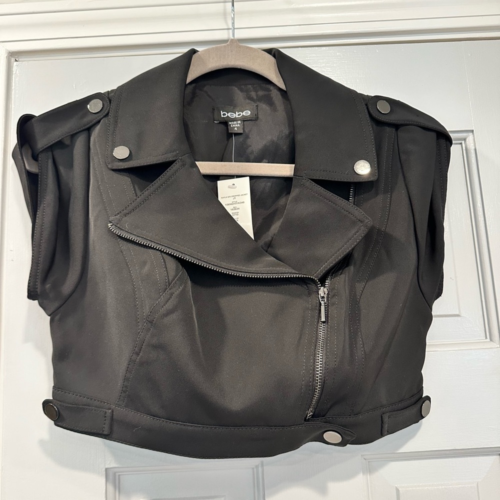 Bebe Kayla S/S cropped jacket size 4